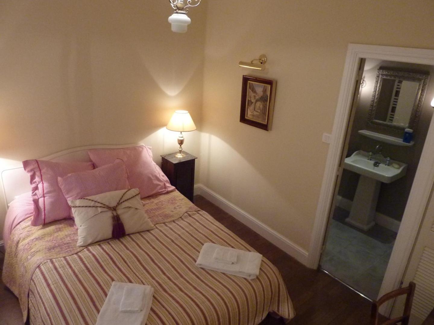 Le Logis Alexandra Bnb La Trimouille Room photo